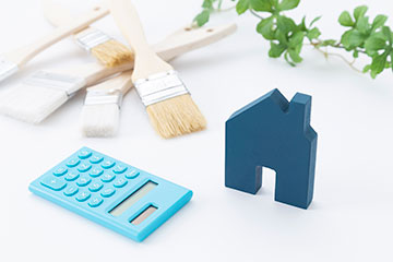 【2025年最新】外壁塗装30坪の費用はいくら？塗料別に相場と内訳を解説