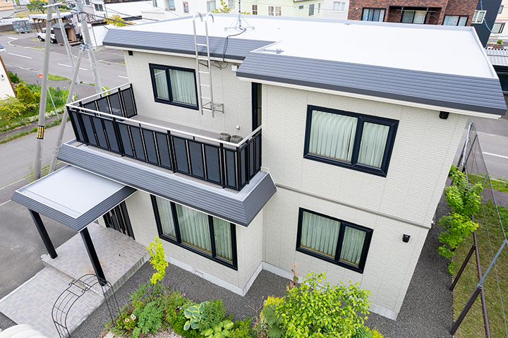 外壁塗装の耐用年数は10〜20年が目安｜塗料・外壁材別の寿命と塗り替え時期を解説