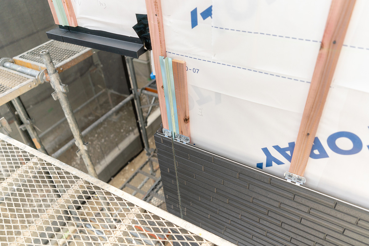 外壁カバー工法とは？金属サイディング（ガルバリウム）の費用・補助金を解説の画像02