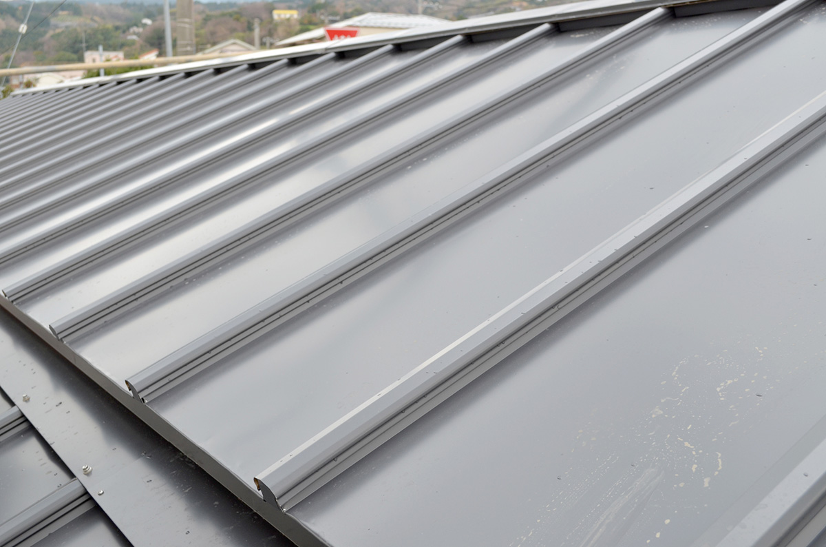 ガルバリウム鋼板の屋根は後悔する?価格や種類、メンテナンス方法を紹介の画像02