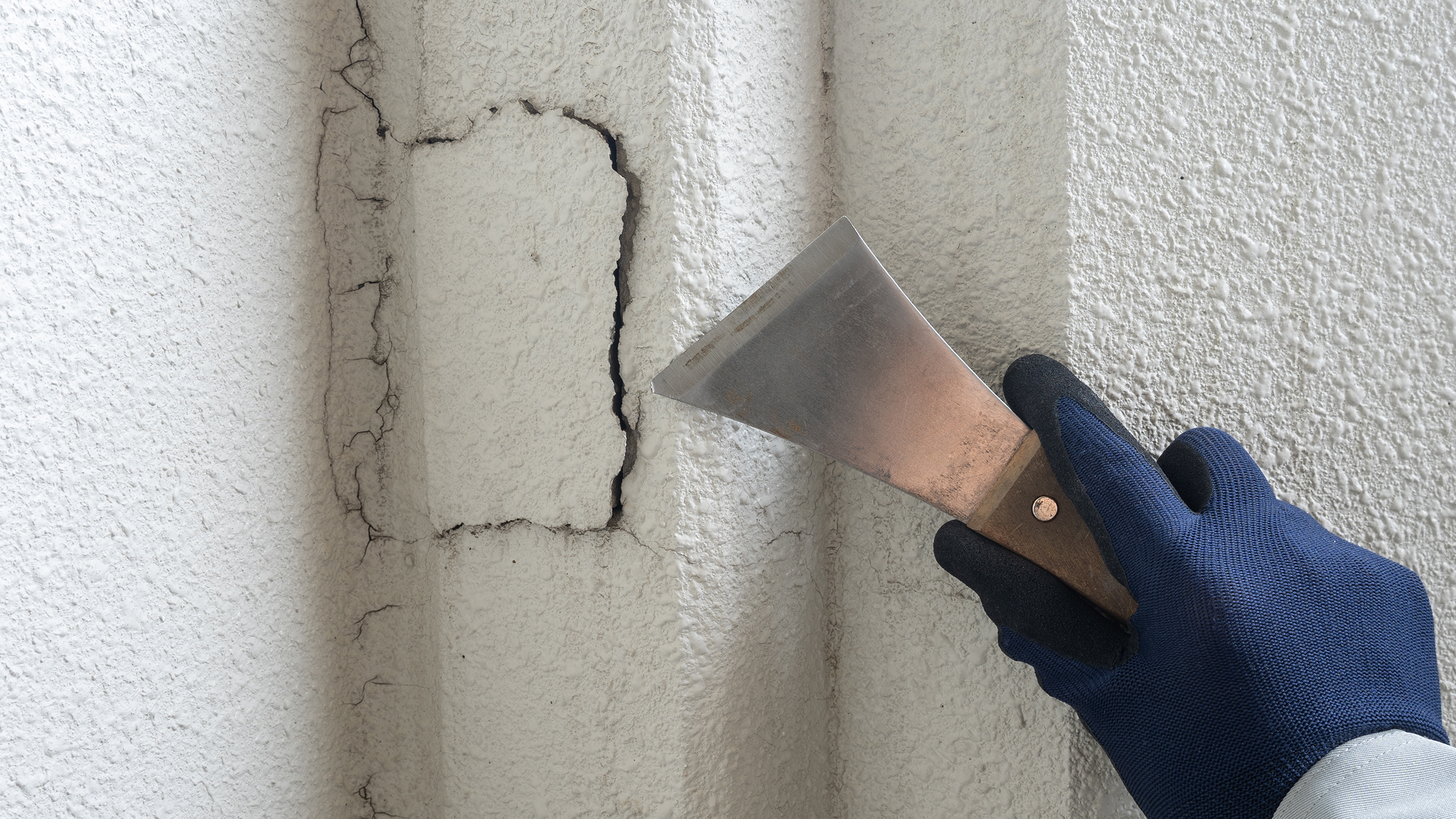 ケレン作業とは？種類や道具、単価や外壁塗装での重要性についても解説の画像01