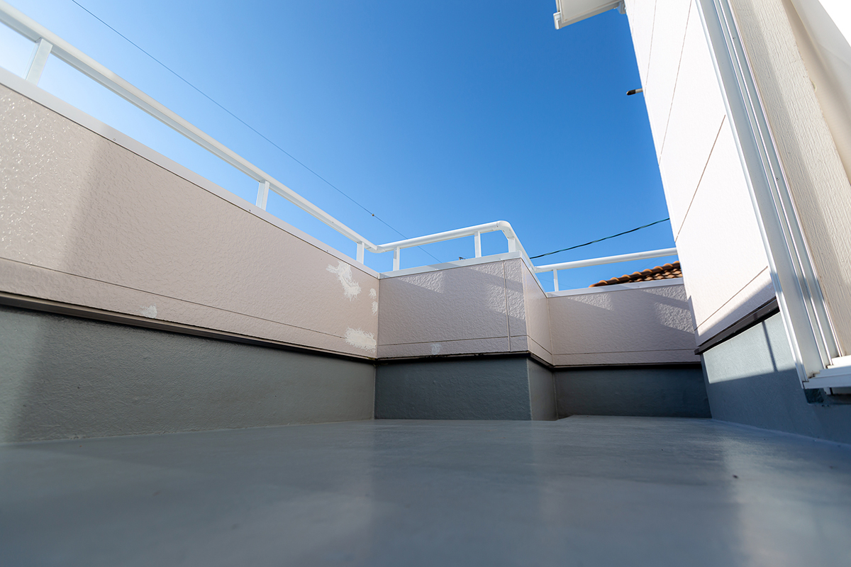 FRP防水とは？ベランダ・バルコニーにおすすめな理由や費用・耐用年数、施工方法も紹介！の画像07