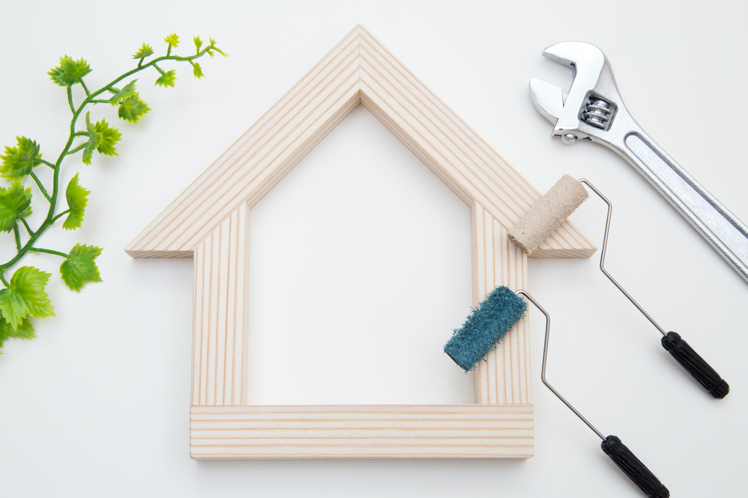 断熱塗料は効果なし？外壁・屋根に取り入れるメリットや遮熱塗料との違いも解説！の画像01