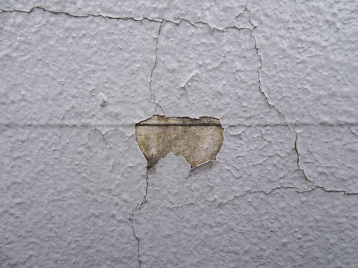 外壁コーキングの寿命は5〜10年！劣化症状や放置リスク、補修費用を徹底解説