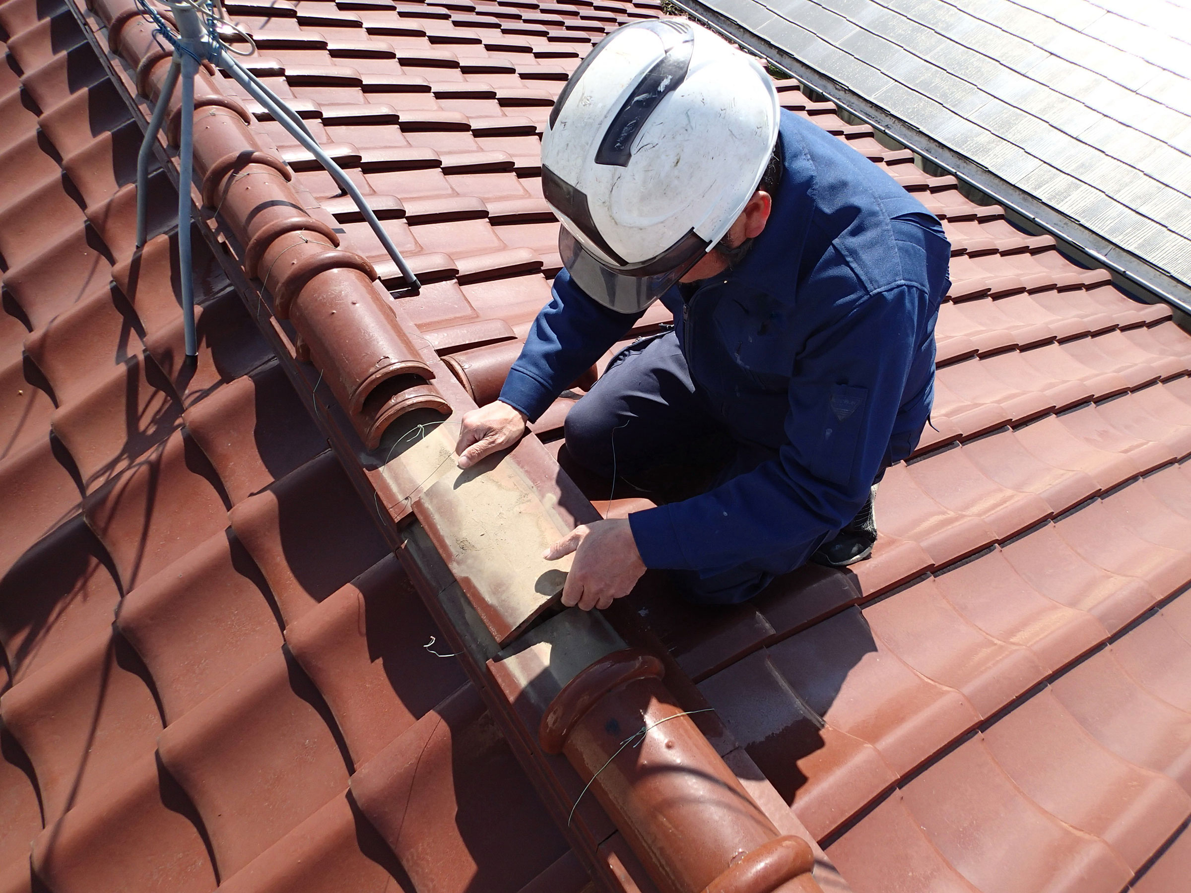 火災保険で屋根修理ができる条件は？箇所別の費用相場や申請手順、業者選びまで徹底解説