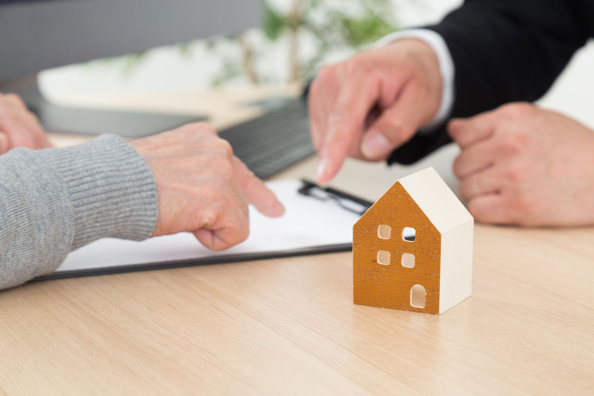 火災保険の屋根修理は経年劣化だと対象外？条件・具体例・見分け方を解説