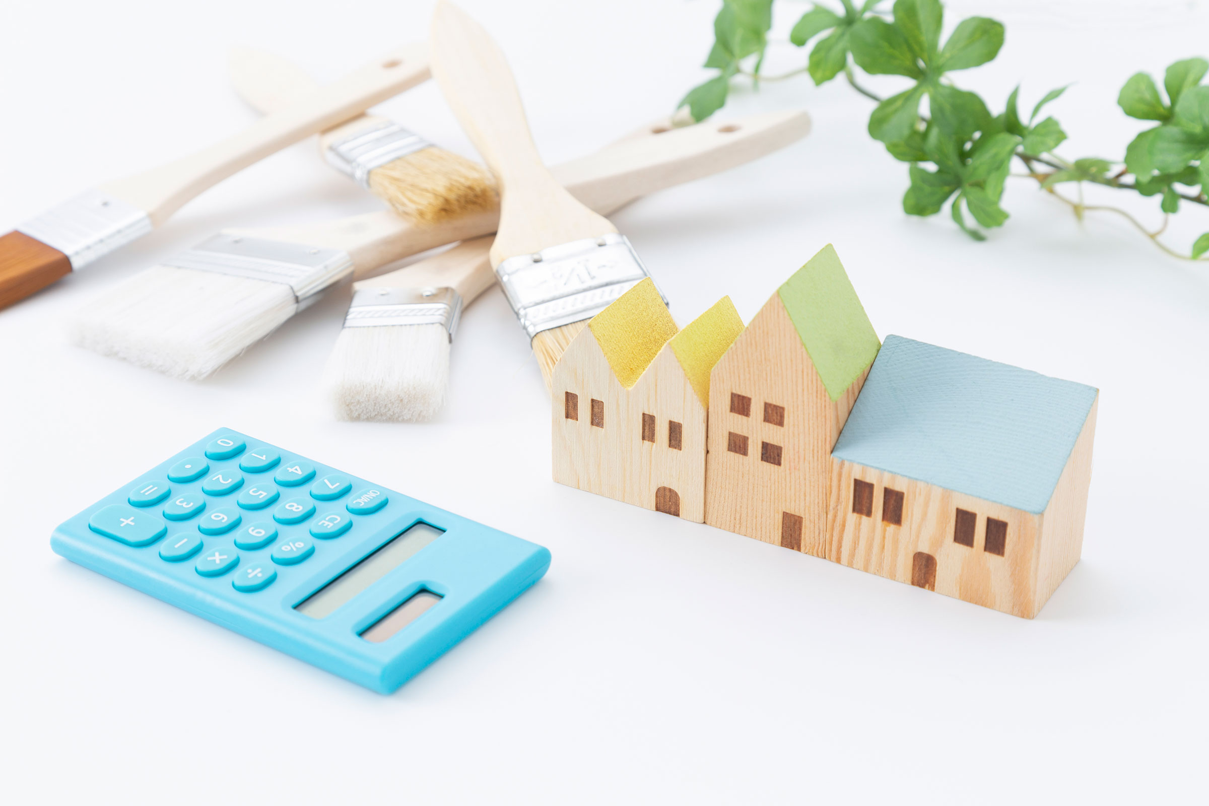 外壁塗装の費用相場を坪数・塗料・業者別に解説｜損しない見積もり判断術