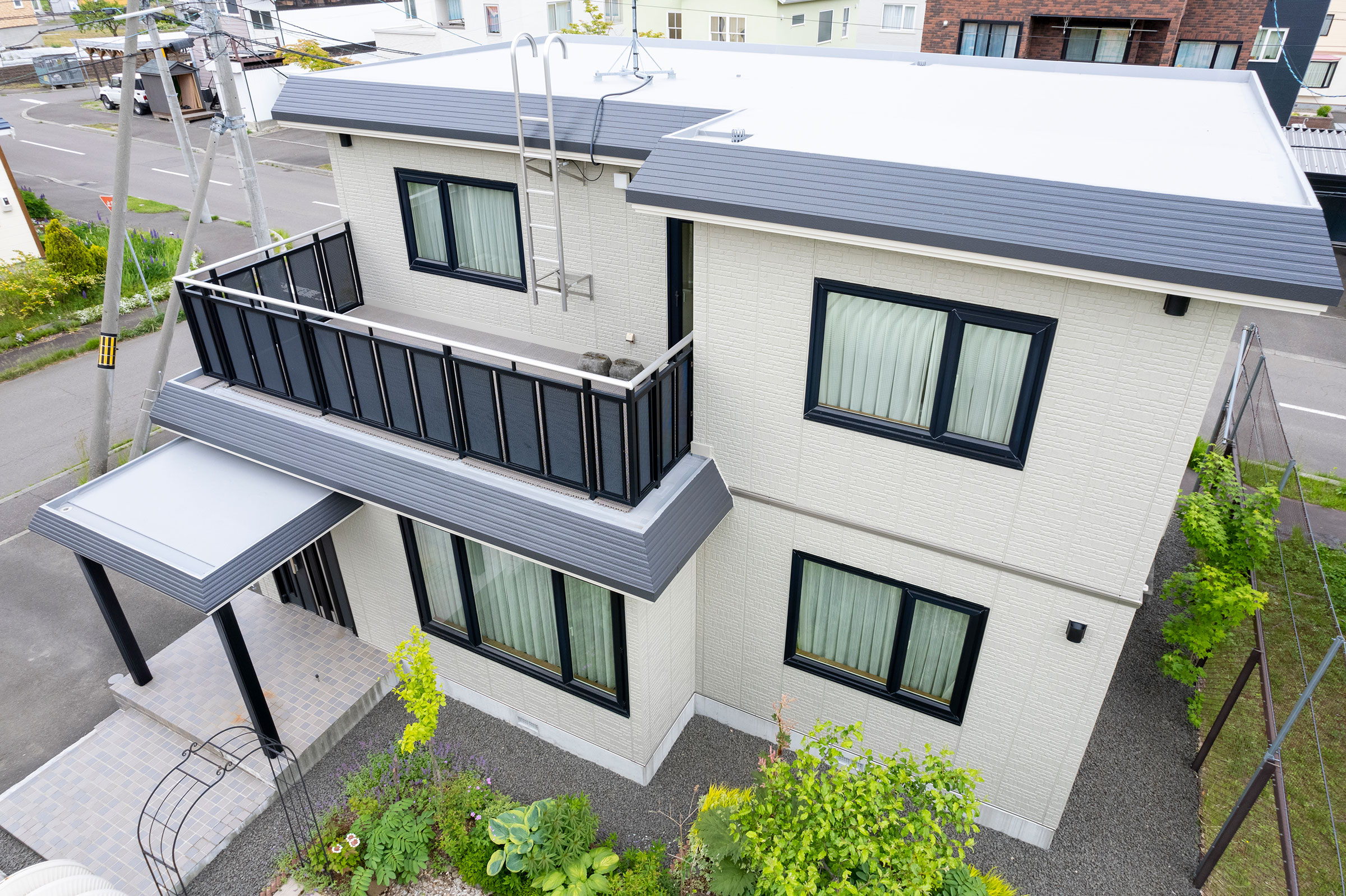 外壁塗装の耐用年数は10〜20年が目安｜塗料・外壁材別の寿命と塗り替え時期を解説